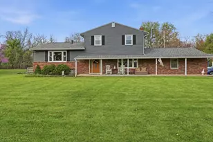 303 Summit St, Pleasantville, OH 43148 - Photo 2