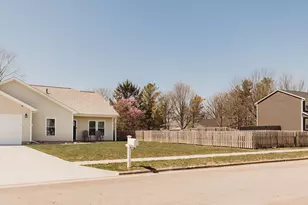 1121 Sheffield Blvd, London, OH 43140 - Photo 2
