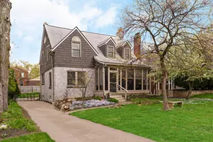 74 E Torrence Rd, Columbus, OH 43214 - Photo 2