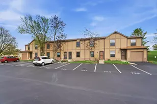 722 Michael View Ct, Worthington, OH 43085 - Photo 4