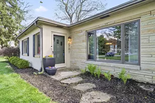 2701 Woodley Rd, Columbus, OH 43231 - Photo 4