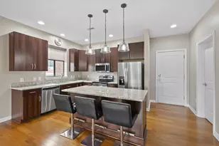 250 Daniel Burnham Square, Columbus, OH 43215 - Photo 2