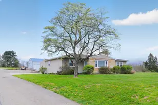 307 Harcourt Rd, Mount Vernon, OH 43050 - Photo 1