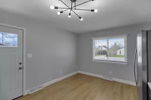 572 Westphal Ave, Columbus, OH 43213 - Photo 6