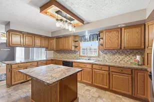 2215 Shupp Rd, Bucyrus, OH 44820 - Photo 10