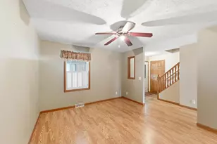 2215 Shupp Rd, Bucyrus, OH 44820 - Photo 4