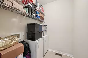 3955 Hoffman Valley Dr, Columbus, OH 43219 - Photo 16