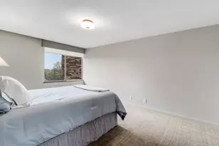 1000 Urlin Ave, Columbus, OH 43212 - Photo 22