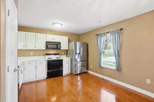 1066 Rousseau Ln, Galloway, OH 43119 - Photo 2