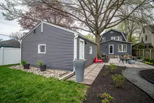 361 E Dunedin Rd, Columbus, OH 43214 - Photo 20