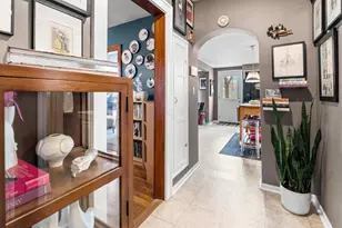 361 E Dunedin Rd, Columbus, OH 43214 - Photo 14