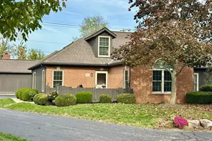 2560 Trotterslane Dr, Columbus, OH 43235 - Photo 2