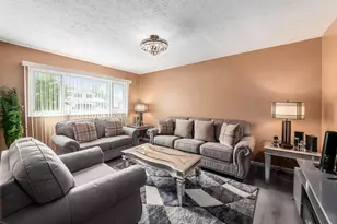 1914 Walden Dr, Columbus, OH 43229 - Photo 6