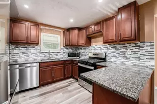 1914 Walden Dr, Columbus, OH 43229 - Photo 10