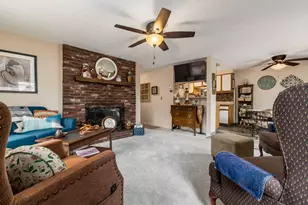 708 Cherry Hollow Rd, Columbus, OH 43228 - Photo 6