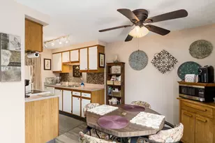 708 Cherry Hollow Rd, Columbus, OH 43228 - Photo 10