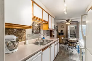708 Cherry Hollow Rd, Columbus, OH 43228 - Photo 16