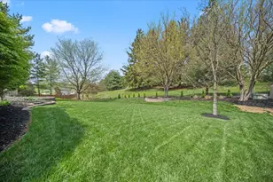 7858 Astra Cir, Reynoldsburg, OH 43068 - Photo 8