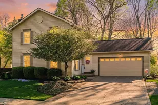 5228 Hialeah Ct, Columbus, OH 43221 - Photo 2