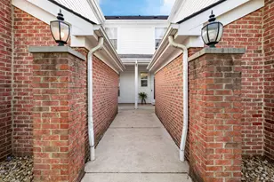 5853 Edge of Village, Westerville, OH 43081 - Photo 2