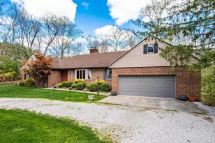 2434 Carriage Rd, Powell, OH 43065 - Photo 4