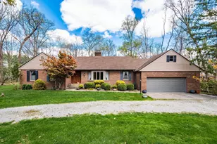 2434 Carriage Rd, Powell, OH 43065 - Photo 2