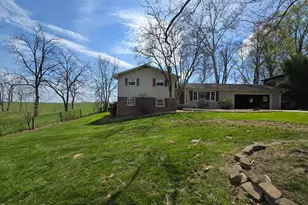 2000 Shady Ln, Zanesville, OH 43701 - Photo 2