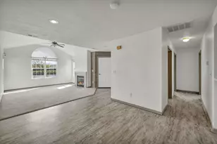 697 Hampton Woods Dr, Marion, OH 43302 - Photo 12