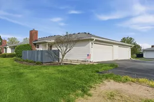 640 Lazelle Rd, Columbus, OH 43240 - Photo 2