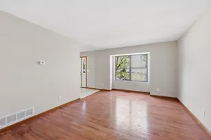 565 Peach St, Westerville, OH 43082 - Photo 8
