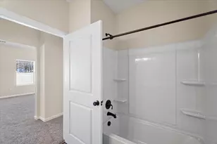 517 E Chillicothe Ave, Bellefontaine, OH 43311 - Photo 16