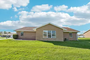 500 Eldon Dr, West Jefferson, OH 43162 - Photo 32