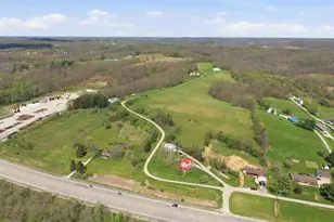 3741 Mayfair Ln, Cambridge, OH 43725 - Photo 2