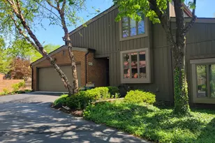 135 Glen Cir, Worthington, OH 43085 - Photo 2