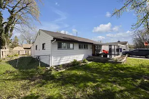 1976 Westfield Dr S, Columbus, OH 43223 - Photo 2