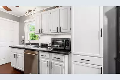 821 Stewart Avenue, Cambridge, OH 43725 - Photo 8
