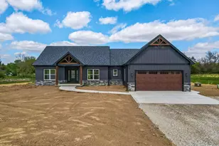 4254 Stone Hill Dr E, Carroll, OH 43112 - Photo 2