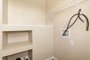 5648 Long Branch Pl, Columbus, OH 43228 - Photo 14
