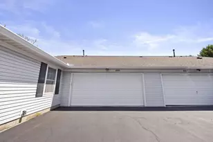 8565 Victoria Meadow Ln, Reynoldsburg, OH 43068 - Photo 22