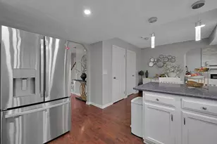 10131 Hounsdale Dr, Pickerington, OH 43147 - Photo 2