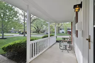418 Pittsfield Dr, Worthington, OH 43085 - Photo 8