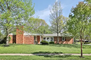 418 Pittsfield Dr, Worthington, OH 43085 - Photo 2