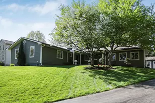 49 Alberry Dr, Granville, OH 43023 - Photo 2