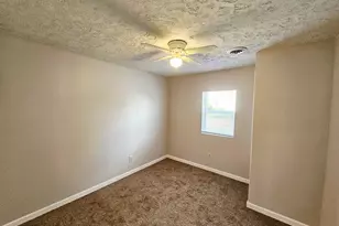 30 Market St, Bloomingburg, OH 43106 - Photo 12
