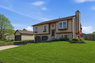 300 Pathfinder Dr, Reynoldsburg, OH 43068 - Photo 2