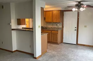 707 Cherry Hollow Rd, Columbus, OH 43228 - Photo 6