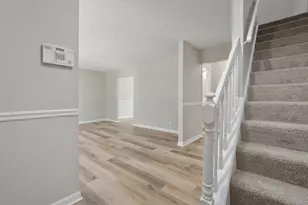 3655 Dinsmore Castle Dr, Columbus, OH 43221 - Photo 4