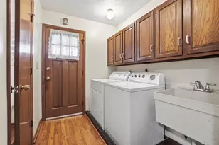 2432 Koebel Rd, Columbus, OH 43207 - Photo 30