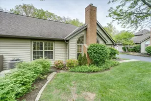 332 Hidden Ravines Dr, Powell, OH 43065 - Photo 2