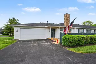2484 Warm Springs Dr, Hilliard, OH 43026 - Photo 2